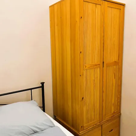 Next To New York Cafe Apartment *